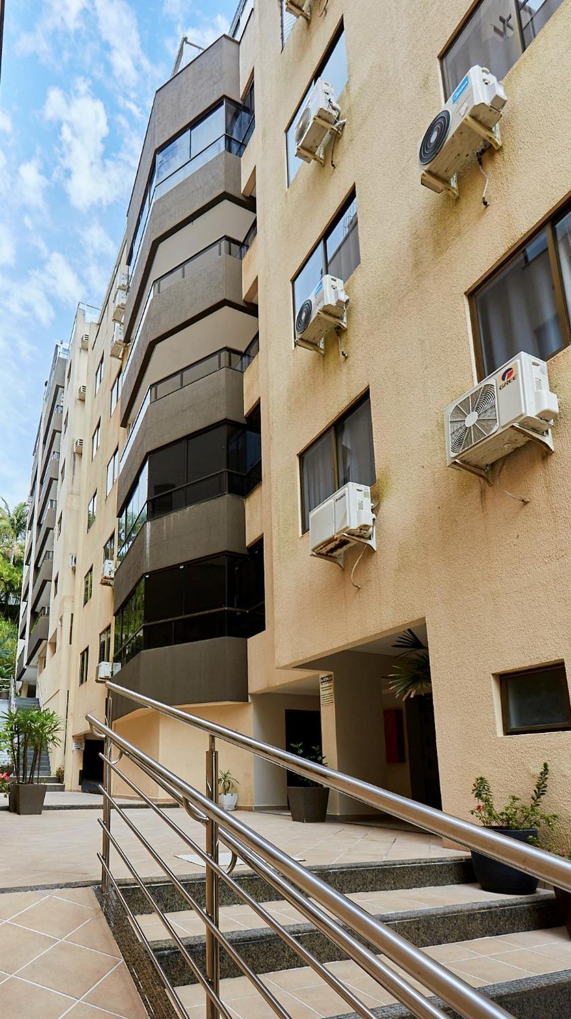 187 Apartamento 50M Da Praia. Bela Vista Ao Mar. Em Avenida Principal De Bombinhas. Exterior foto